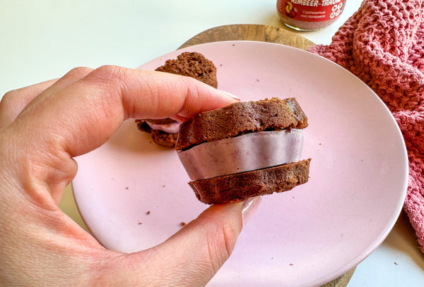 Schoko-Himbeer-Eis-Sandwiches